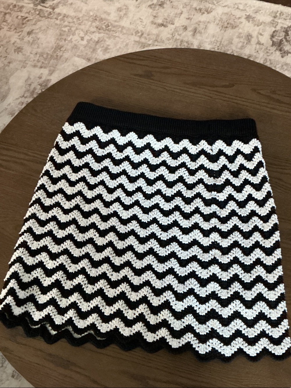 Black & White Chevron Knit Skirt
